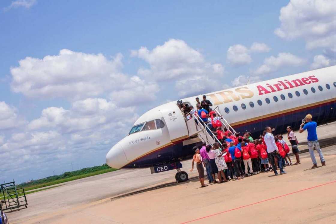 Deli Biscuit sponsors primary school pupils to an excursion at MMA2 as part of their ‘Deli Delight Promo’ grand finale event Deli Biscuit sponsors primary school pupils to an excursion at MMA2 as part of their ‘Deli Delight Promo’ grand finale event