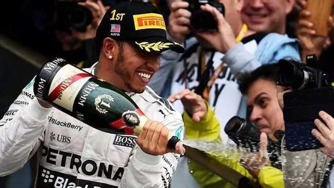 Formula 1: Lewis Hamilton Wins 2015 Championship Title