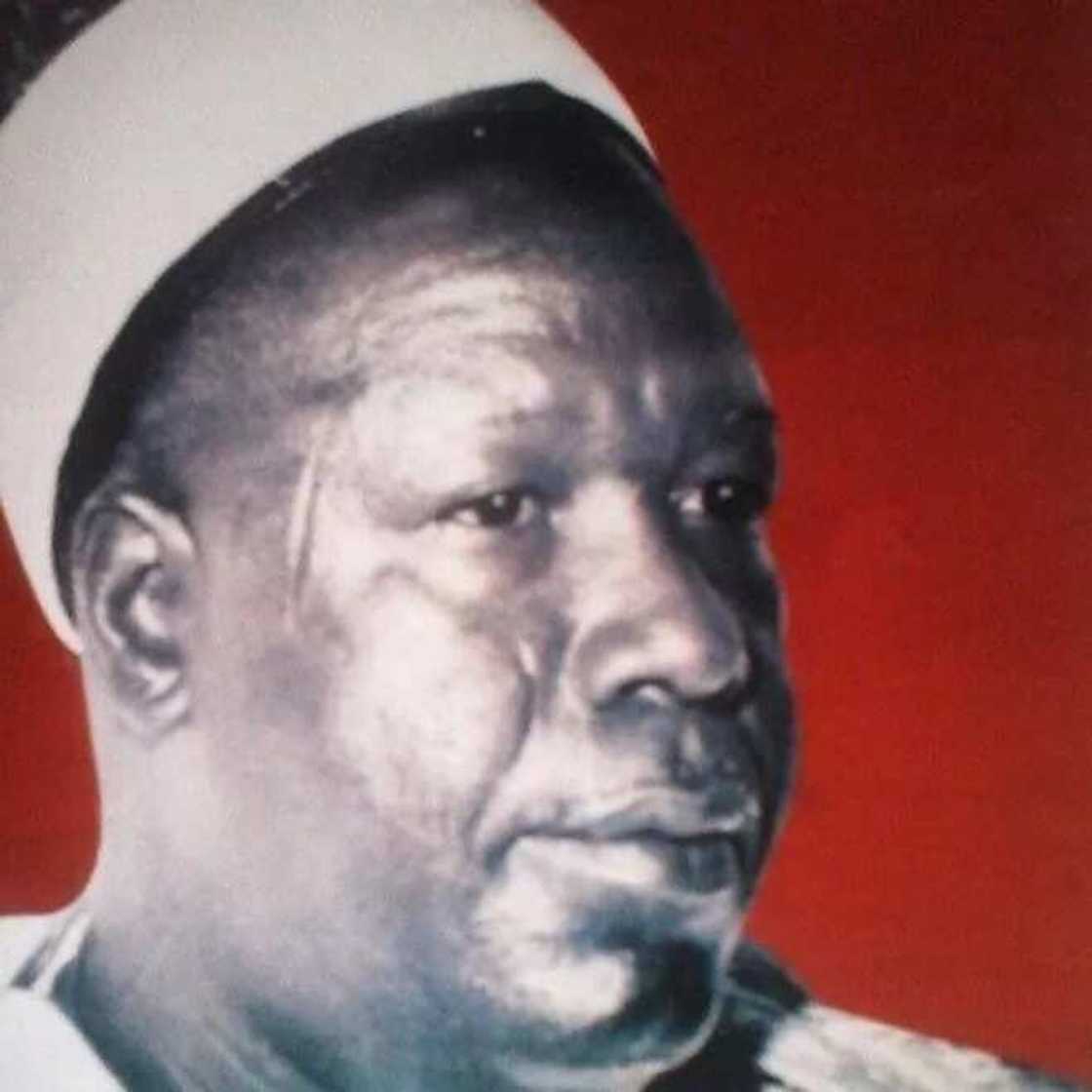 Kundin tarihi: Hotunan masarautar Borno da sarakunan ta na shekaranjiya, jiya da yau Kundin tarihi: Hotunan masarautar Borno da sarakunan ta na shekaranjiya, jiya da yau