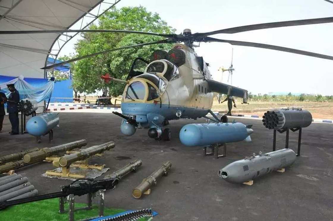 Bikin cikar Sojin Saman Najeriya shekara 54 da kafuwa, Kalli hotunan da kayayakin yakin da suke dashi Bikin cikar Sojin Saman Najeriya shekara 54 da kafuwa, Kalli hotunan da kayayakin yakin da suke dashi