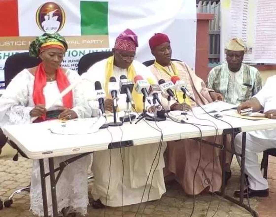 Party leaders take oath barefooted, swear to remain upright or die Party leaders take oath barefooted, swear to remain upright or die