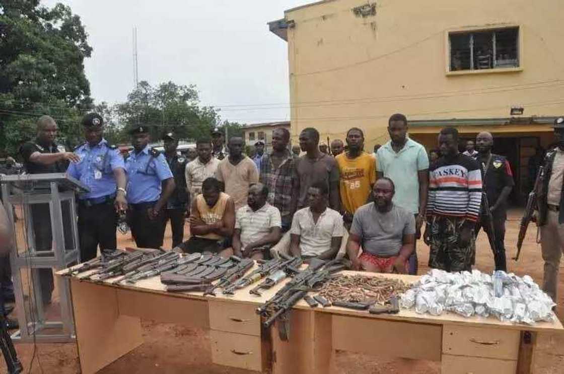 Nigerian journalist accuses crime reporters of aiding police brutality of suspects Nigerian journalist accuses crime reporters of aiding police brutality of suspects