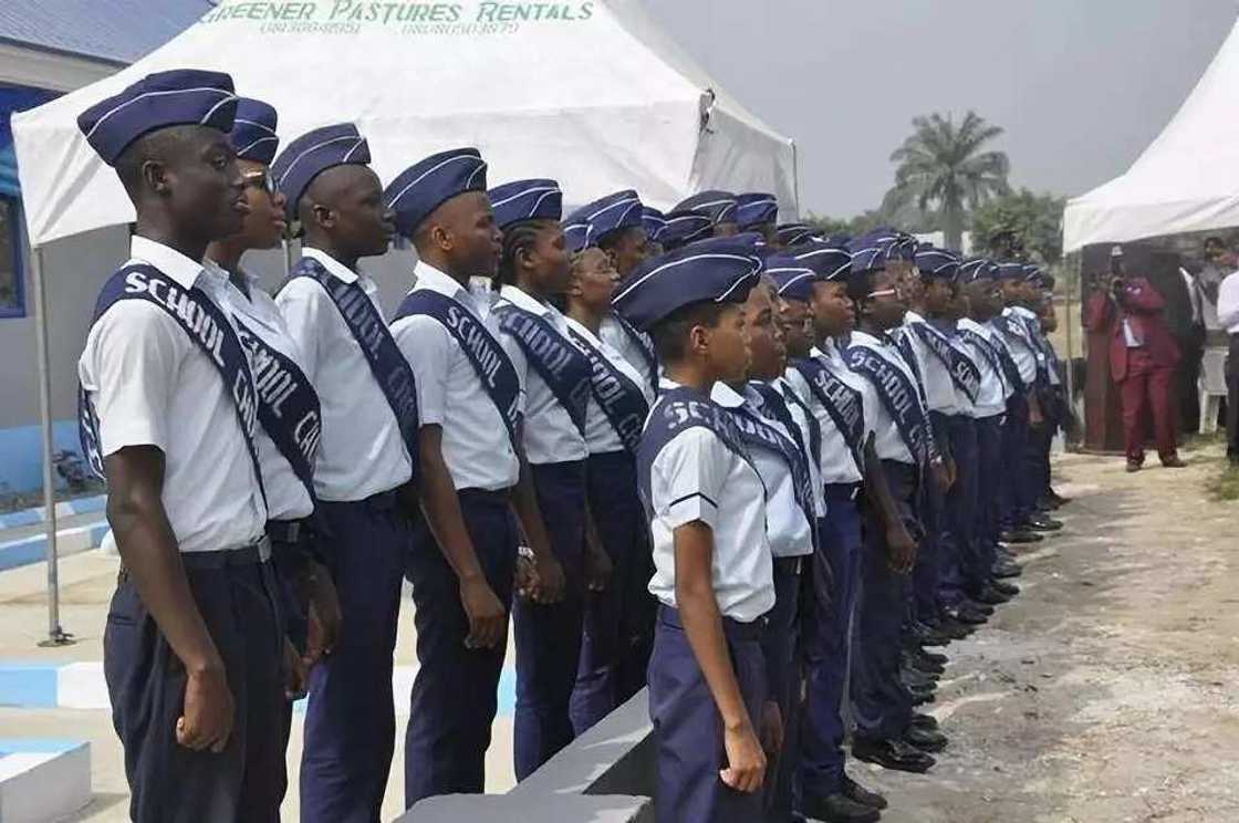 Rundunar sojin sama ta kaddamar da wani gagarumin aiki a makarantar sojin sama na Uyo (hotuna) Rundunar sojin sama ta kaddamar da wani gagarumin aiki a makarantar sojin sama na Uyo (hotuna)