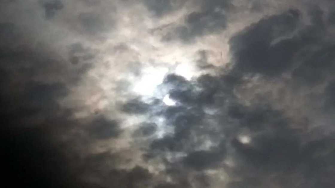 Yan Najeriya na bayyana kasafewan rana a jihohin su Yan Najeriya na bayyana kasafewan rana a jihohin su