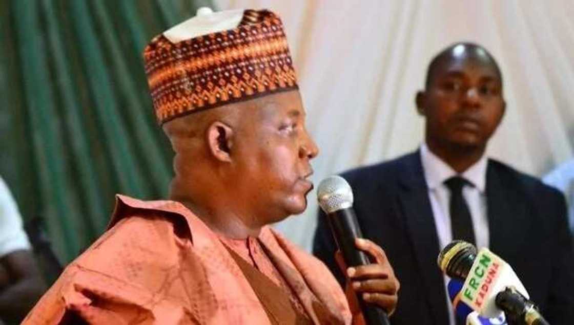 Raba kayan yin shushana: Gwamnan jihar Borno ya aikawa kwamishinan sa takardar sammaci Raba kayan yin shushana: Gwamnan jihar Borno ya aikawa kwamishinan sa takardar sammaci