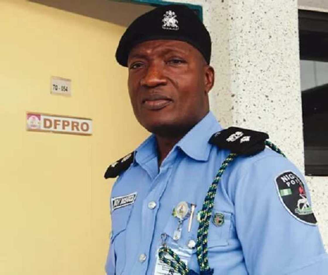 Yi kira a gidan man fetur ka bakwanci gidan yari – Hukumar ‘yan Sanda ta yi gargadi Yi kira a gidan man fetur ka bakwanci gidan yari – Hukumar ‘yan Sanda ta yi gargadi