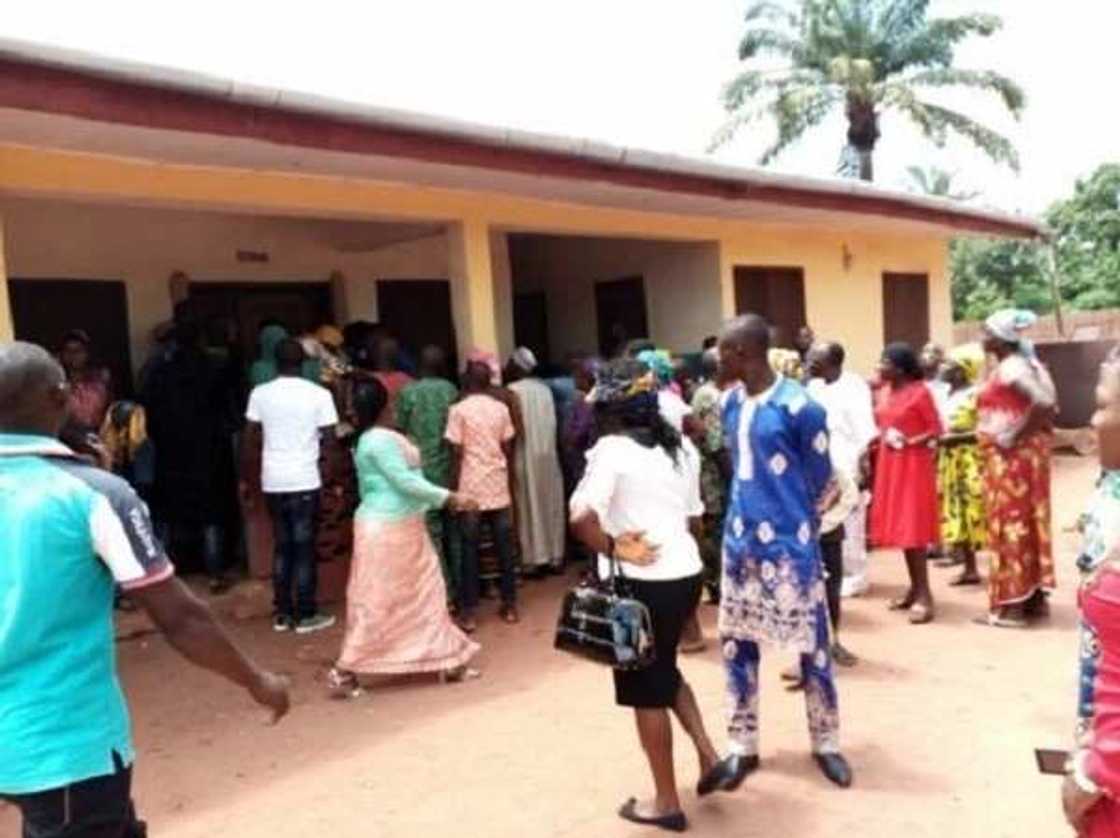 Yanzu Yanzu: Daraktan Kogi ya fadi ya mutu a Ofis Yanzu Yanzu: Daraktan Kogi ya fadi ya mutu a Ofis