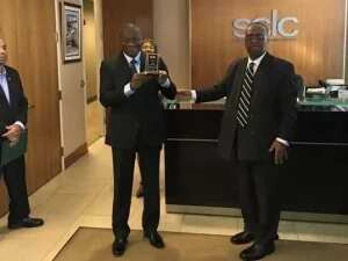 Photos: Goodluck Jonathan Wins Another Int'l Award