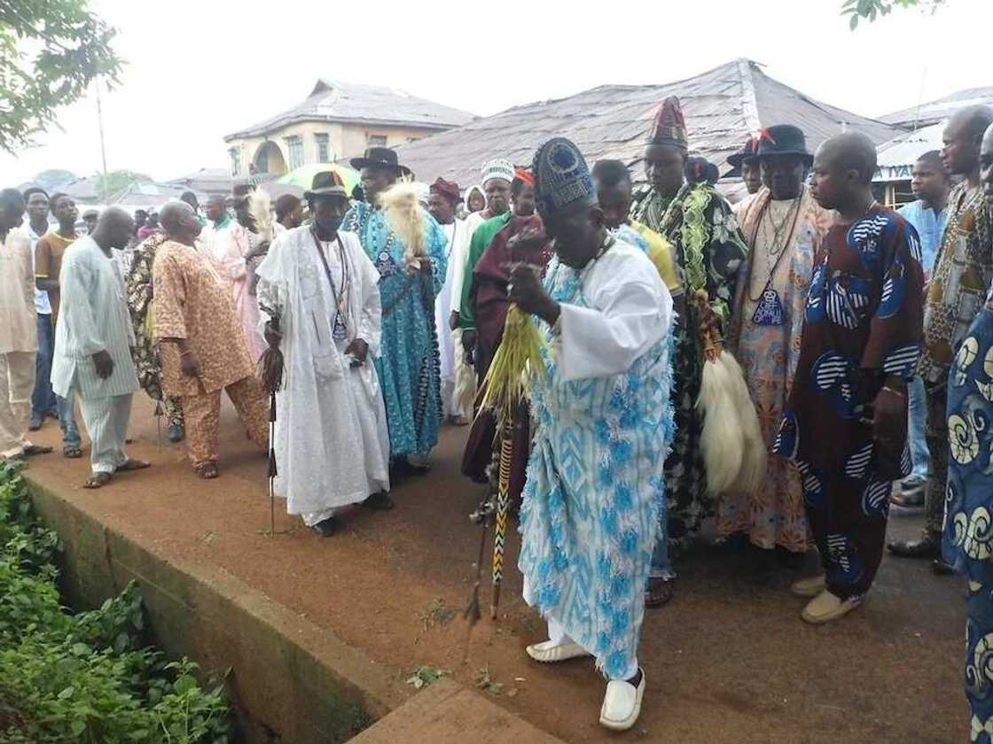 Ogboni fraternity cult: rituals, symbols, hand sign, human sacrifice