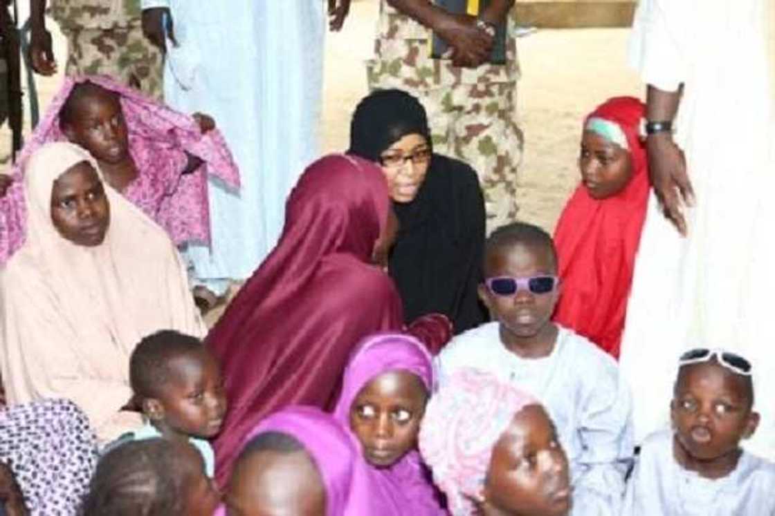 Aiki na kyau: Uwargidar Babagana Monguno ta tallafa ma marayu da zawarawa 10,000 Aiki na kyau: Uwargidar Babagana Monguno ta tallafa ma marayu da zawarawa 10,000