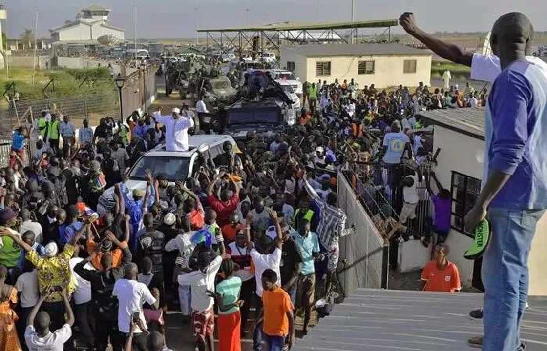 Photonews: See how President Barrow made his triumphant entry into Gambia (Photos)