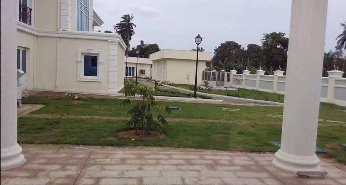 Akwa Ibom governor builds mansion within few months Akwa Ibom governor builds mansion within few months
