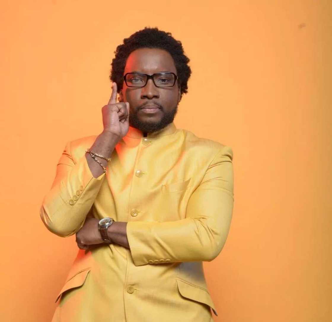 Sonnie Badu in yellow