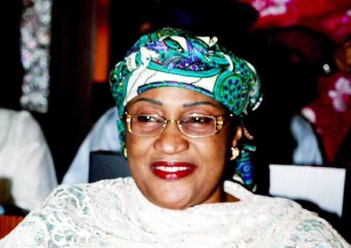 Aisha Alhassan: Dalilina na kwashe kujeru, na'urori da saurasu daga ofishin APC na Taraba Aisha Alhassan: Dalilina na kwashe kujeru, na'urori da saurasu daga ofishin APC na Taraba