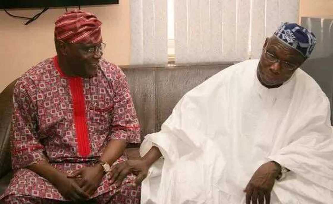 2019: A boye ashe PDp ta fara yiwa Obasanjo kiranye don ya dawo gida 2019: A boye ashe PDp ta fara yiwa Obasanjo kiranye don ya dawo gida