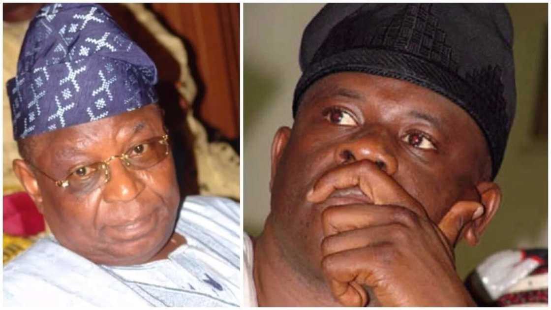 Sannu sannu bata hana zuwa: Cikin naira biliyan 4, EFCC ta kwato naira miliyan 473 daga hunnun jigon APC Sannu sannu bata hana zuwa: Cikin naira biliyan 4, EFCC ta kwato naira miliyan 473 daga hunnun jigon APC