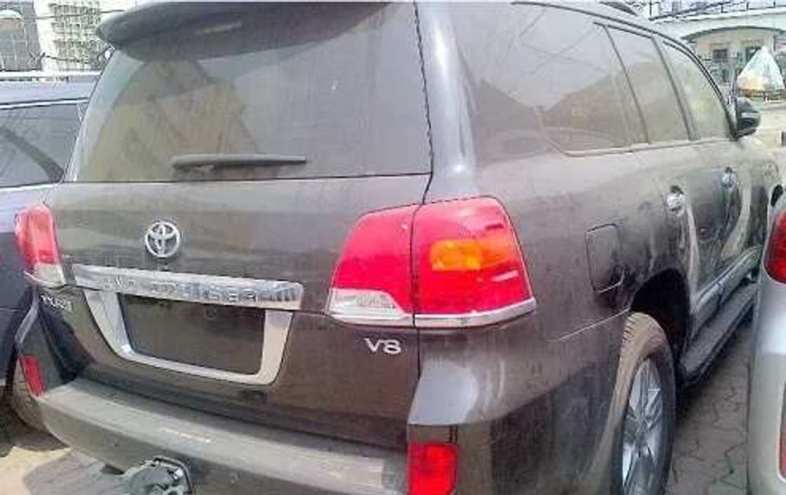 An damke Tsohon sakataren din-din-din na ma’aikatar wutan lantarki akan N1.5bn An damke Tsohon sakataren din-din-din na ma’aikatar wutan lantarki akan N1.5bn