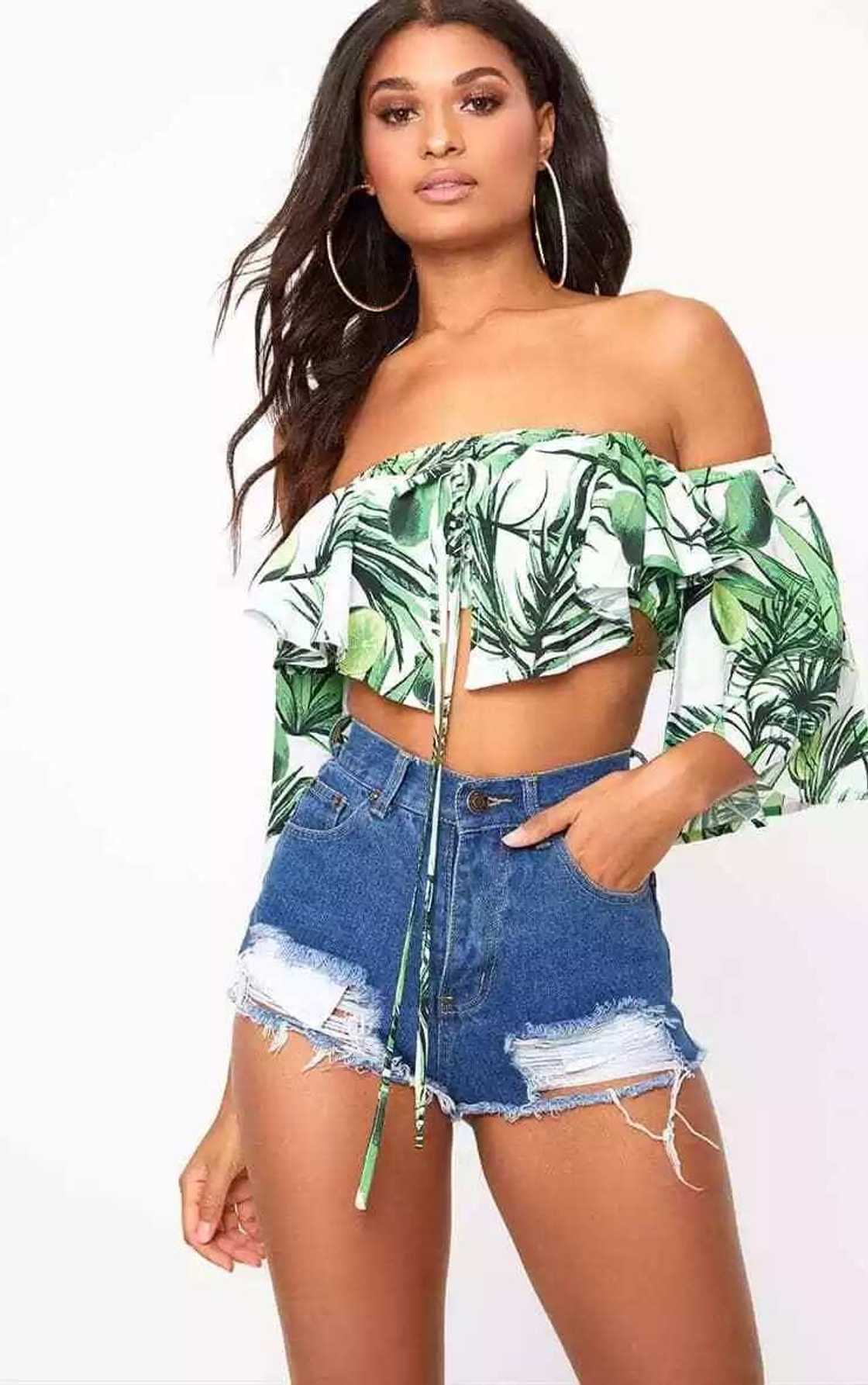 Crop top with open shoulders Crop top with open shoulders
