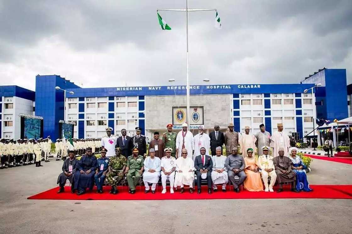 Da dumin sa: Shugaba Buhari ya bude wani katafaren asibiti da rukunin gidaje 100 na sojin sama a Calabar Da dumin sa: Shugaba Buhari ya bude wani katafaren asibiti da rukunin gidaje 100 na sojin sama a Calabar