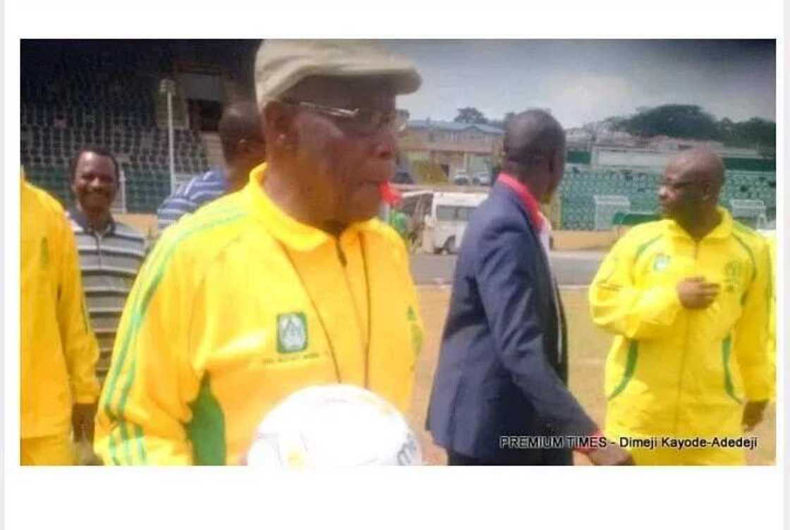Abin ban dariya:Obasanjo ya koma alkalancin Ƙwallo