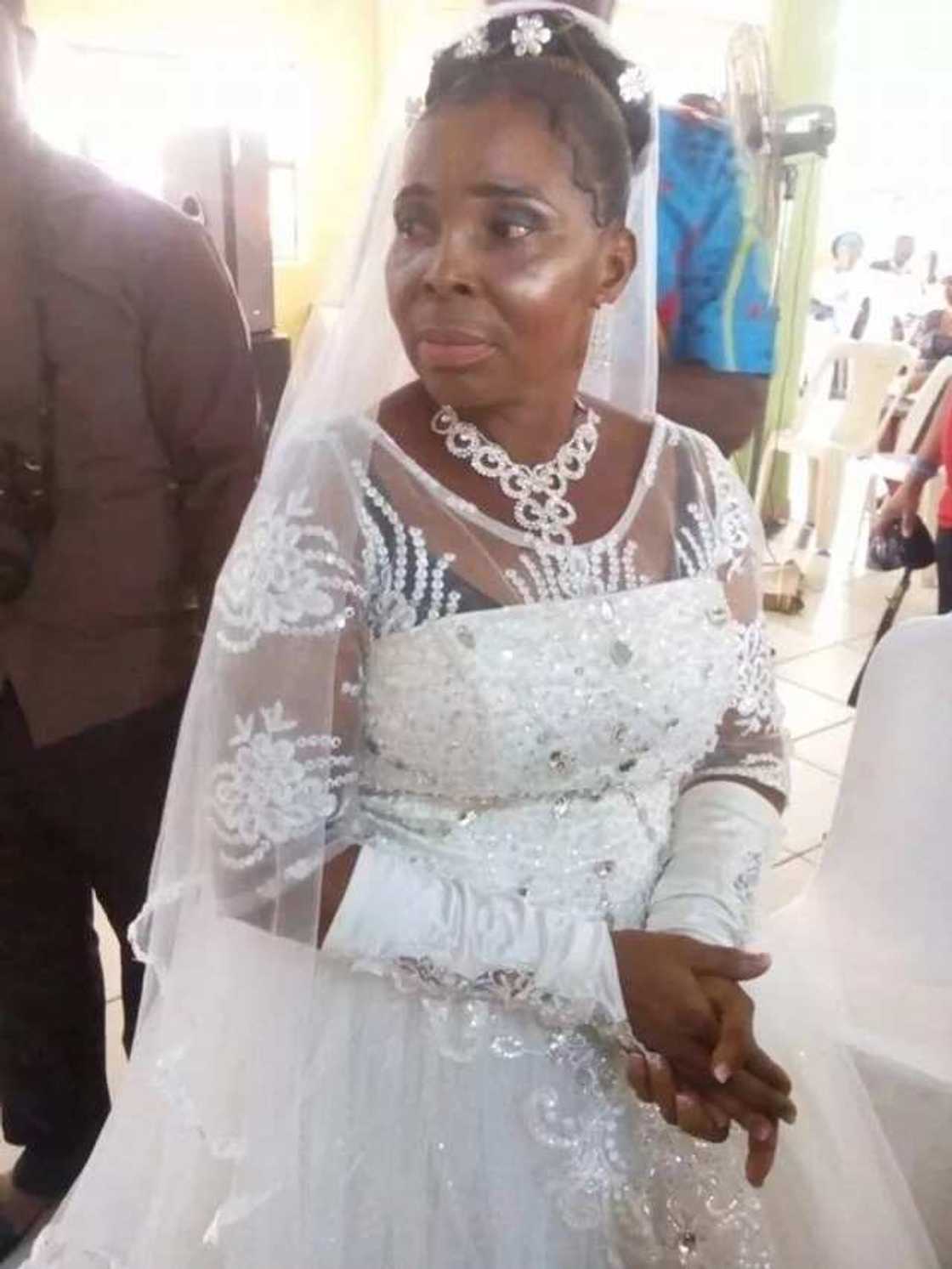 50-year-old woman walks down the aisle in Port Harcourt (photos) 50-year-old woman walks down the aisle in Port Harcourt (photos)