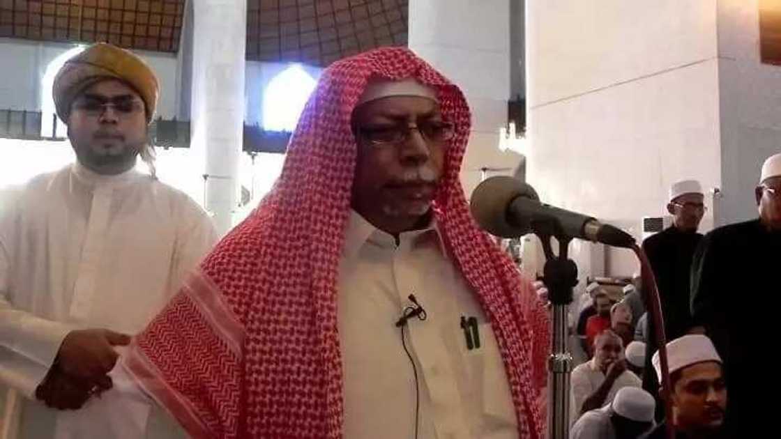 Muhimman batutuwa 5 game da Ali Al-Mulla - shugaban masu kiran sallah a masallacin Makkah Muhimman batutuwa 5 game da Ali Al-Mulla - shugaban masu kiran sallah a masallacin Makkah