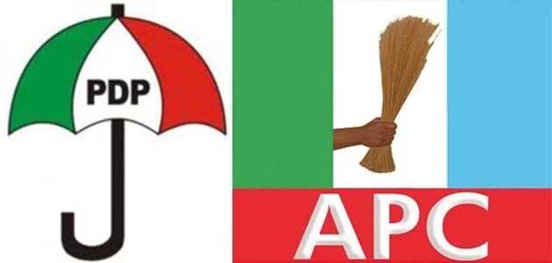 Bayelsa: Tsohon kwamishina da 10,000 sun fice daga PDP sun koma APC Bayelsa: Tsohon kwamishina da 10,000 sun fice daga PDP sun koma APC