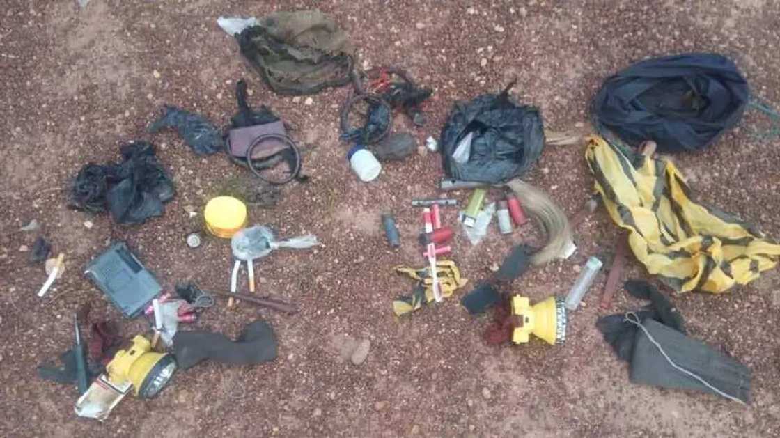 Dakarun soji sun kama manyan yan fashi a jihar Taraba (hotuna) Dakarun soji sun kama manyan yan fashi a jihar Taraba (hotuna)