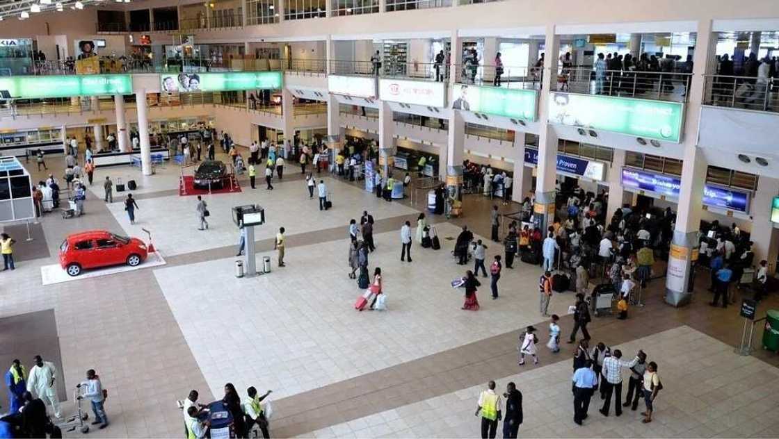 Mutuwa rigar kowa: An bude kantin hirar mutuwa a birnin Legas Mutuwa rigar kowa: An bude kantin hirar mutuwa a birnin Legas
