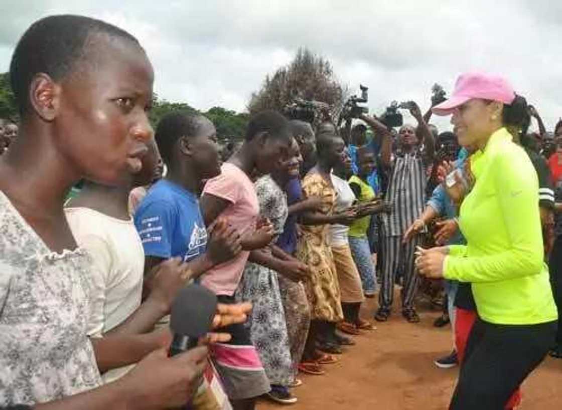 Iara Oshiomhole Visits IDP Camp In Edo Iara Oshiomhole Visits IDP Camp In Edo