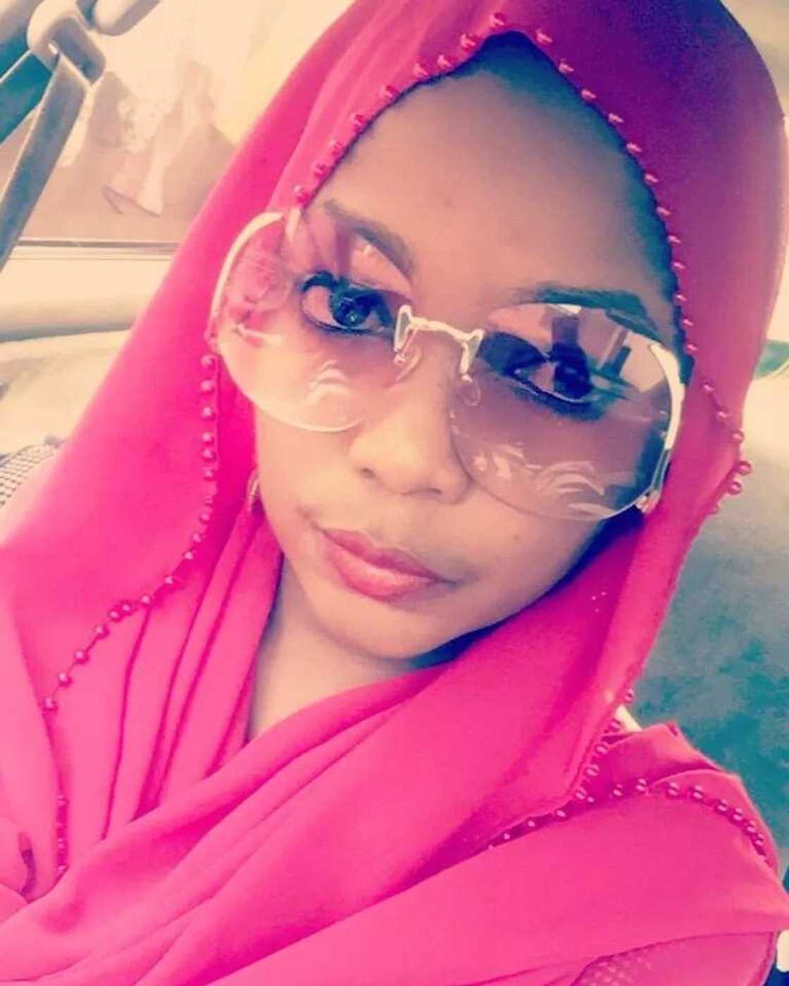 Dalilin da yasa yin wasan Hausa da yaren turanci keda muhimanci - jaruma Fati SU Dalilin da yasa yin wasan Hausa da yaren turanci keda muhimanci - jaruma Fati SU