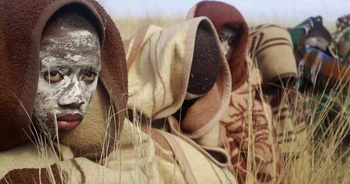 Ogboni fraternity cult: rituals, symbols, hand sign, human sacrifice Ogboni fraternity cult: rituals, symbols, hand sign, human sacrifice