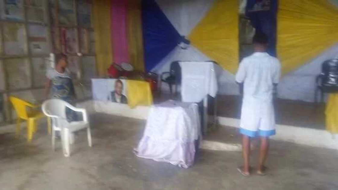 Angry mob destroys church after pastor allegedly murdered a baby (photos) Angry mob destroys church after pastor allegedly murdered a baby (photos)