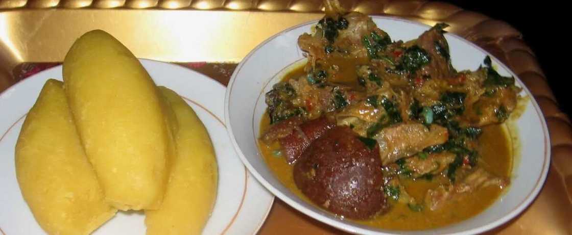 Nigerian vegetable soup cooking