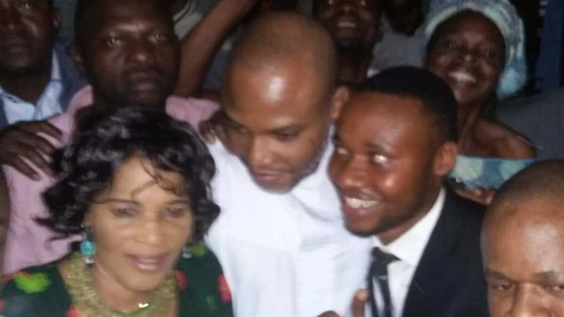 Nnamdi kanu, mother and supporters appear in court today (video) Nnamdi kanu, mother and supporters appear in court today (video)