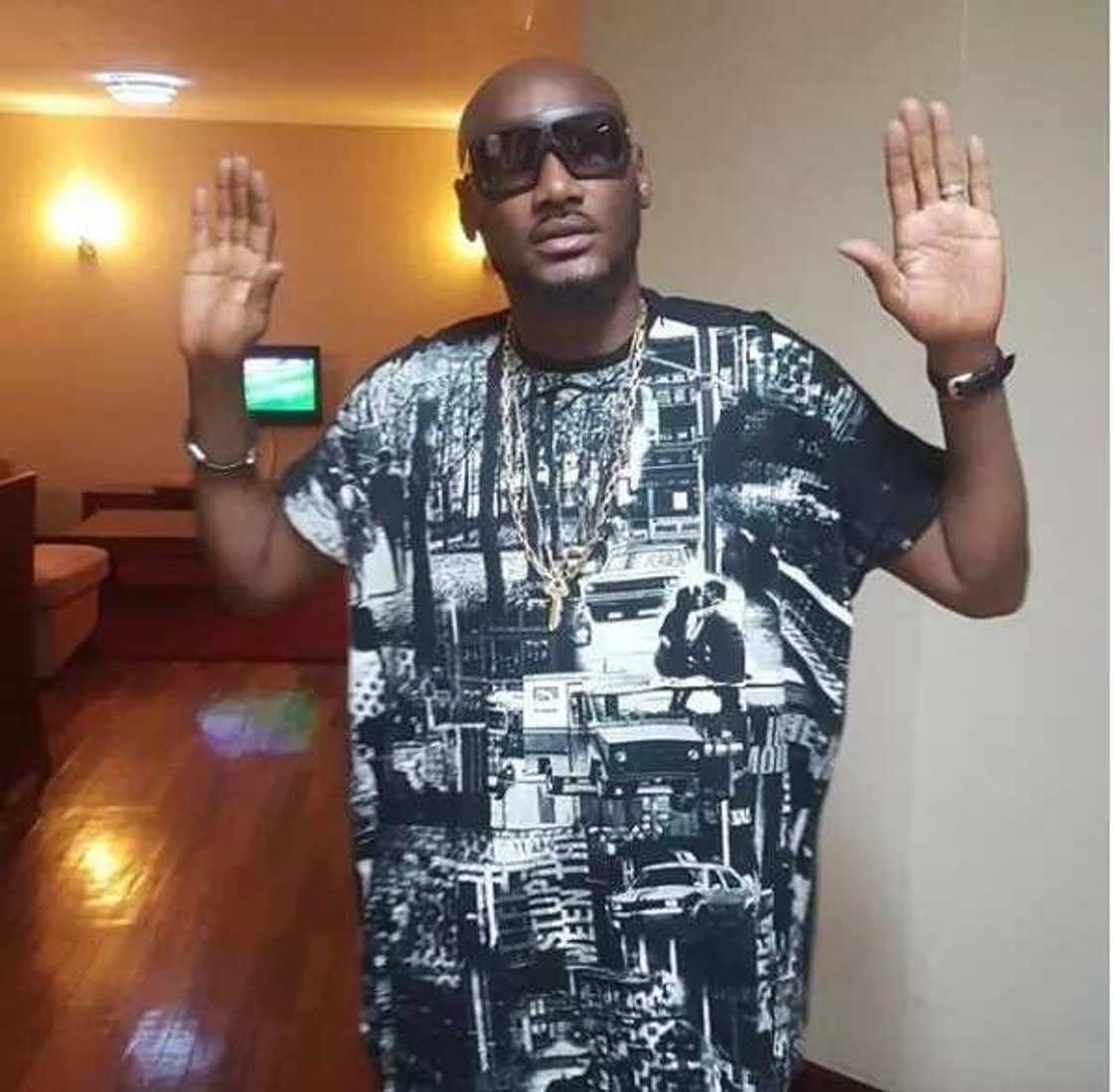 Na yi murabus daga ɗirka wa 'yan mata ciki, Mawaƙi 2Baba