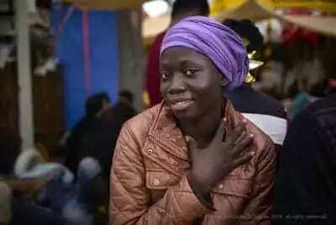 Da kyar wasu masoya suka ceci kansu daga mutuwar teku Da kyar wasu masoya suka ceci kansu daga mutuwar teku