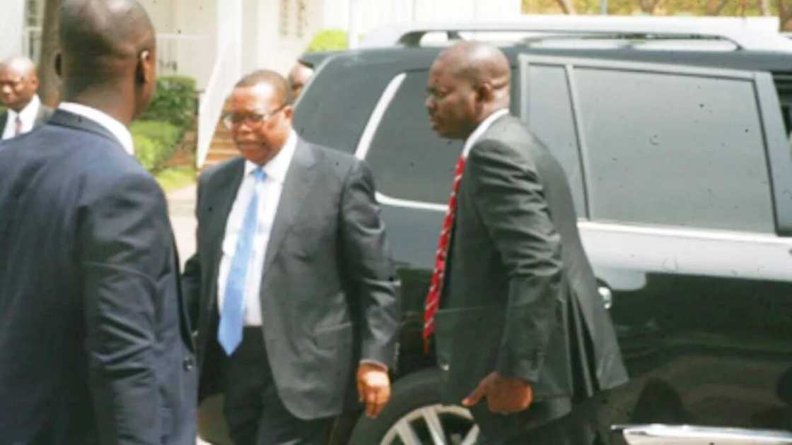 Suspended NIA boss Ayodele Oke weeps as he is barred from Aso Rock (photos) Suspended NIA boss Ayodele Oke weeps as he is barred from Aso Rock (photos)