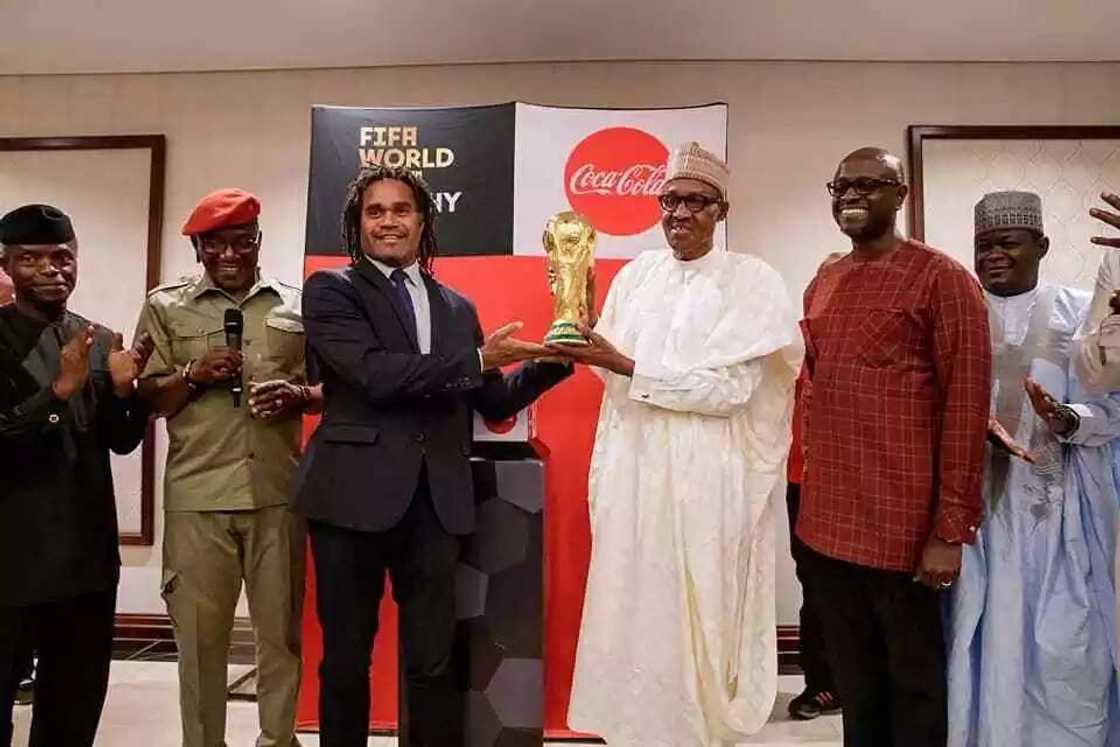 President Buhari receives FIFA WOrld Cup trophy (photos)
