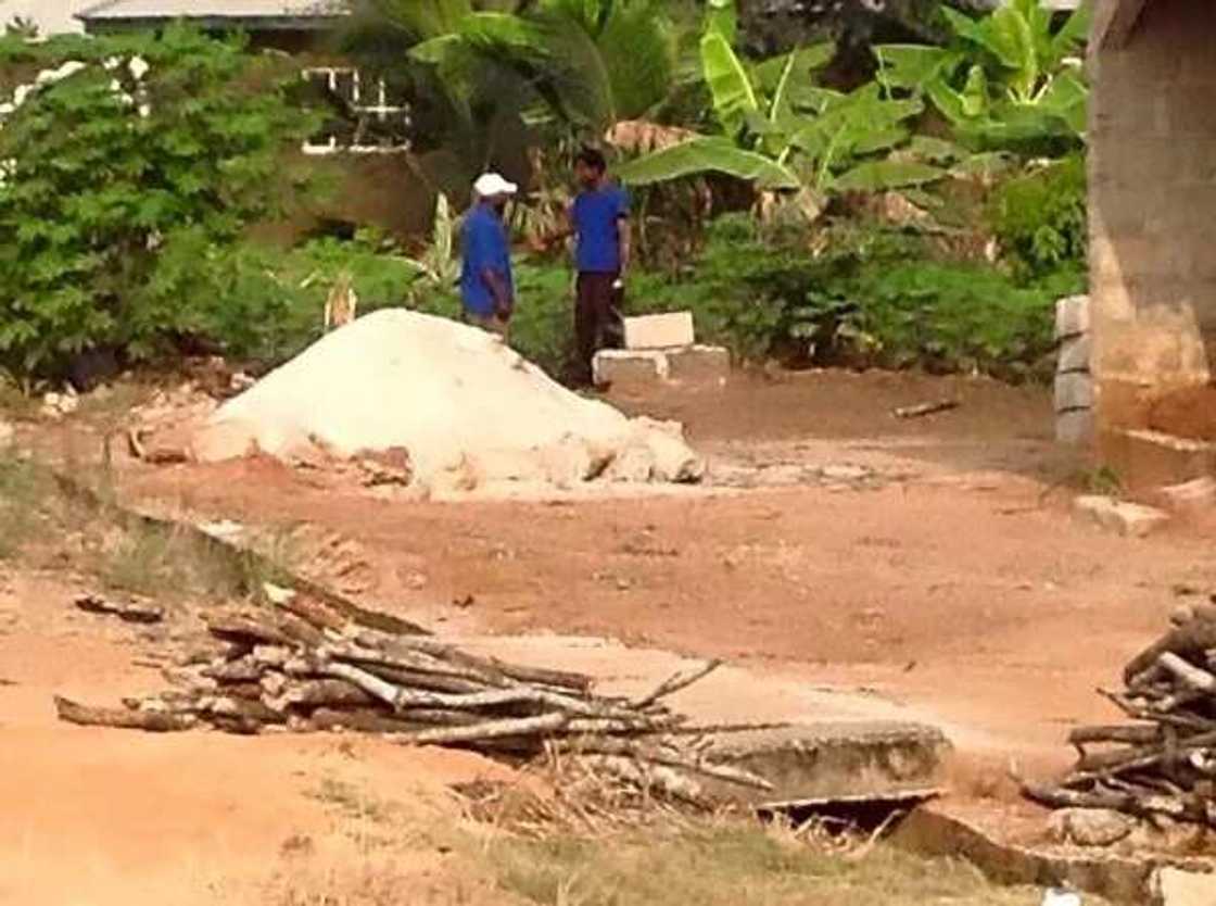 An kama mahaukaci yana kokarin sace yara biyu a Delta (hotuna) An kama mahaukaci yana kokarin sace yara biyu a Delta (hotuna)