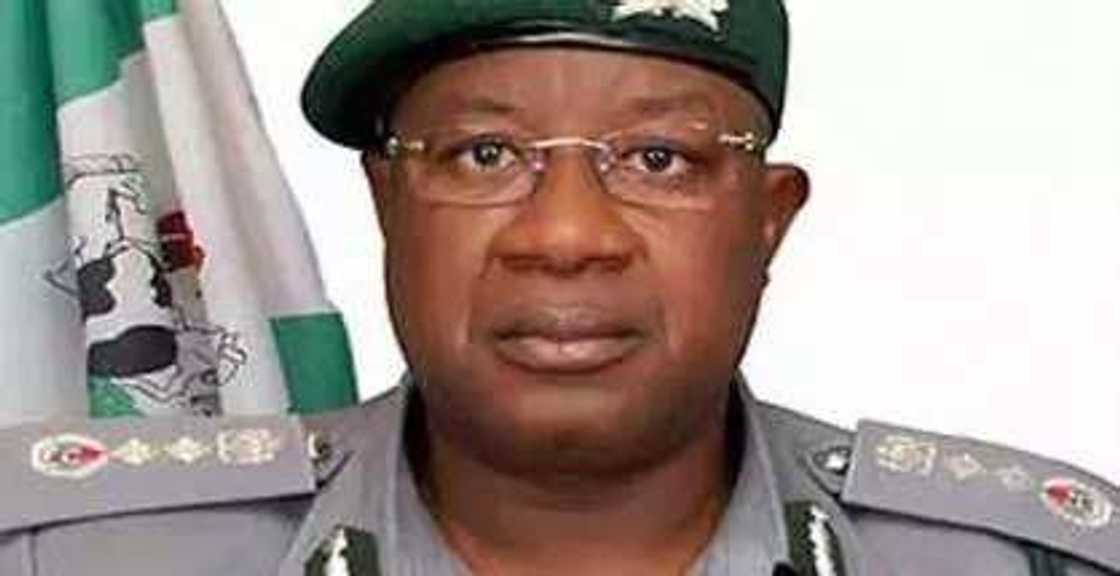 Zargin wawurar biliyan N40: Dikko Indi, tsohon shugaban kwastan ya magantu Zargin wawurar biliyan N40: Dikko Indi, tsohon shugaban kwastan ya magantu