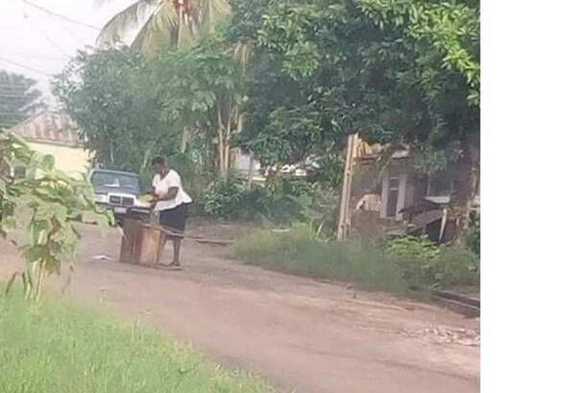 Nigerian school teacher curses students who defecated in her school compound Nigerian school teacher curses students who defecated in her school compound