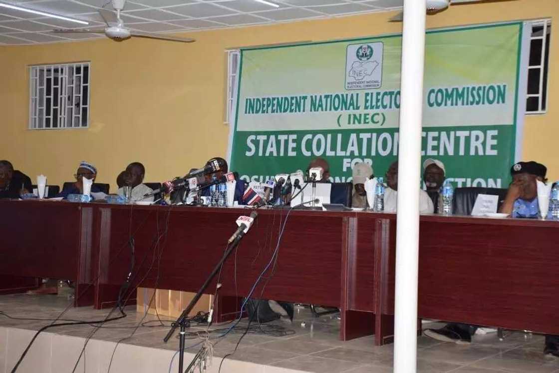 Zaben Osun: Ma’aikacin INEC ya gudu da sakamakon mazaba guda, sakamakon Osogb Zaben Osun: Ma’aikacin INEC ya gudu da sakamakon mazaba guda, sakamakon Osogb