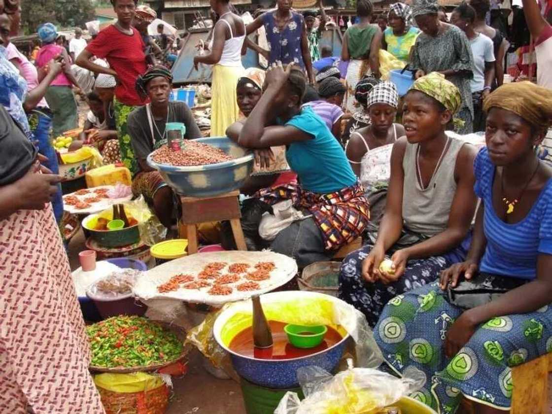 Matan kasuwa masu sana'a Matan kasuwa masu sana'a