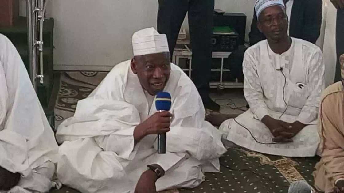 Gwamna Ganduje ya Musuluntar da Maza 21, Mata 40 daga cikin maguzawan jihar Kano (Hotuna) Gwamna Ganduje ya Musuluntar da Maza 21, Mata 40 daga cikin maguzawan jihar Kano (Hotuna)