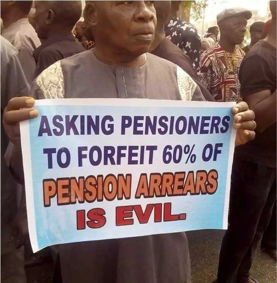 Imo pensioners protest against Gov Okorocha Imo pensioners protest against Gov Okorocha
