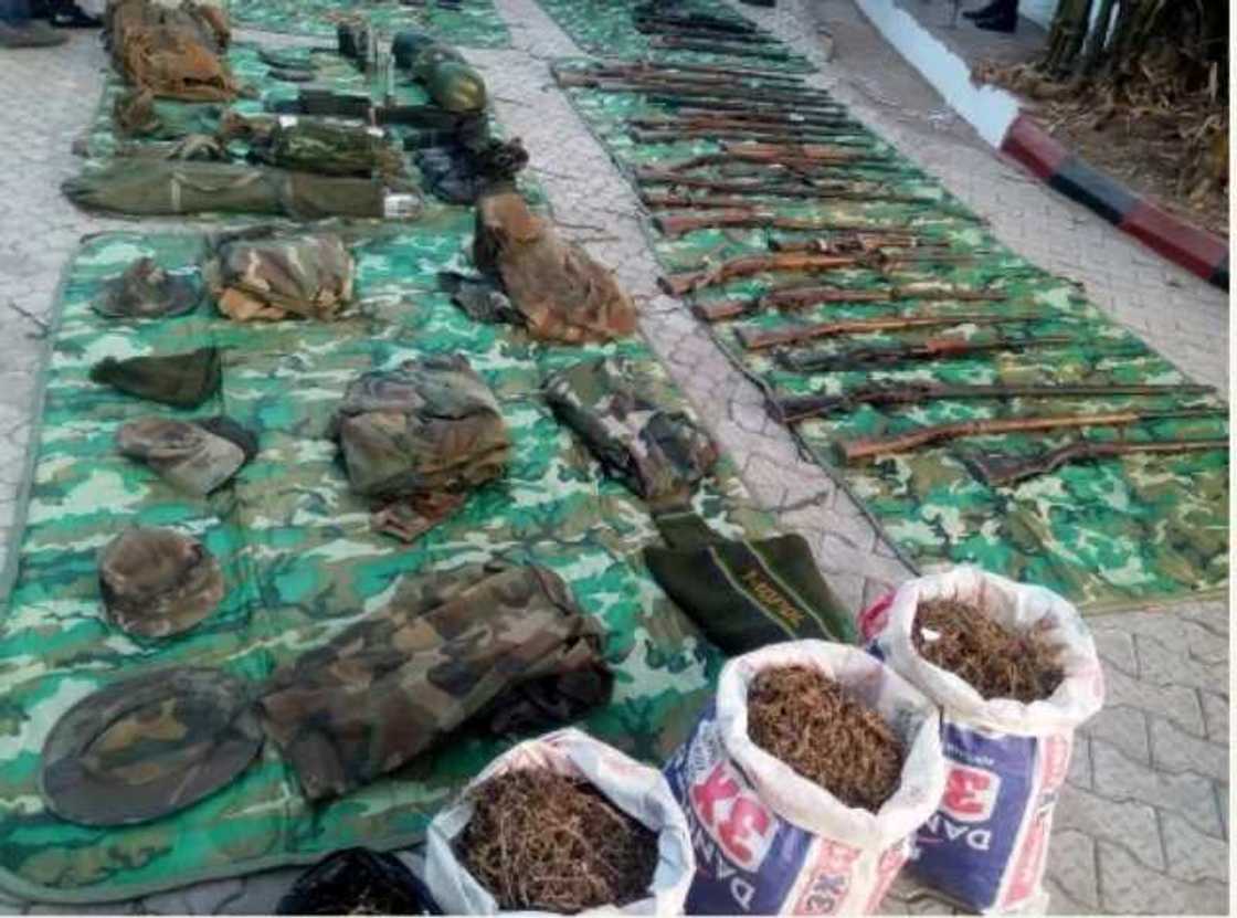 Dauki-ba-dadi: Dakarun sojin Najeriya sun yi kicibis da wasu 'yan bindiga a jihar Benue Dauki-ba-dadi: Dakarun sojin Najeriya sun yi kicibis da wasu 'yan bindiga a jihar Benue