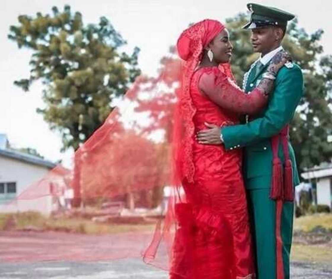 10 amazing pictures you will only see at a military wedding 10 amazing pictures you will only see at a military wedding