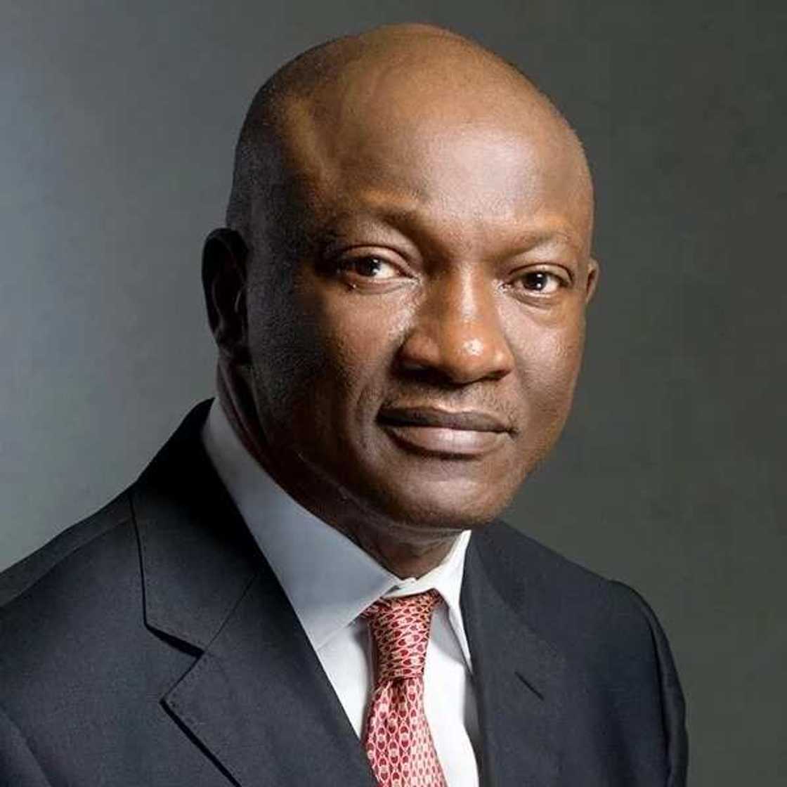Agbaje ya lashin takobin lashe zaben PDP Agbaje ya lashin takobin lashe zaben PDP