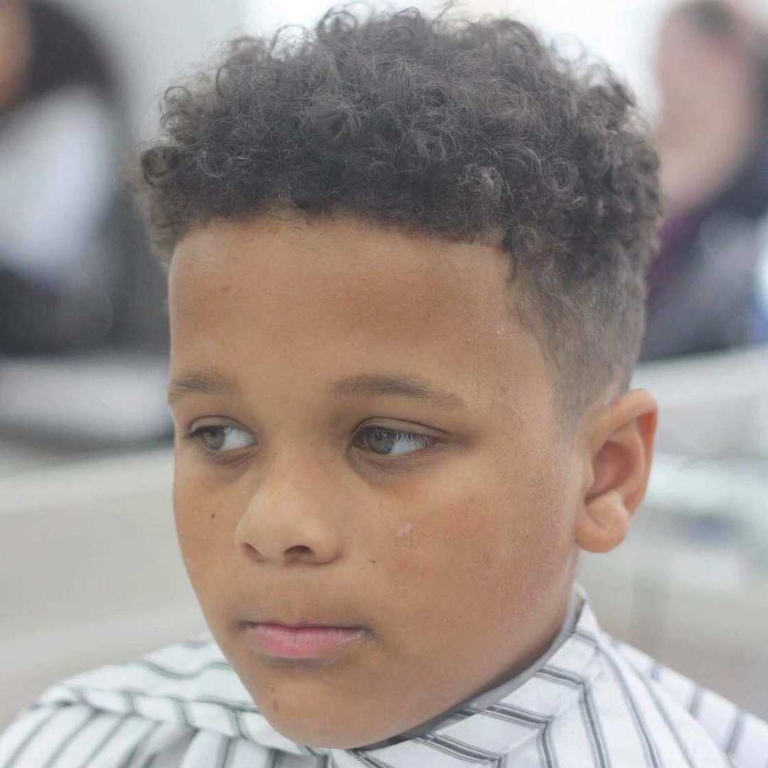 Medium curls Medium curls